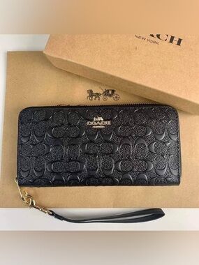 Coach Black Embossed Patent Leather Zip Wristlet